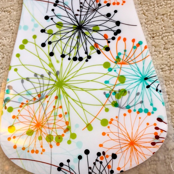 NWT: Collapsible Modern Plastic Vase - 10" Tall, Perfect for Flowers! - Picture 3 of 10